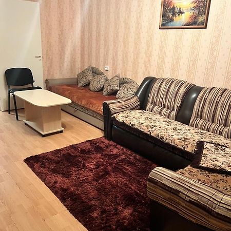 Ореховая Горка Апартаменты С Балконом И Лифтом نارفا المظهر الخارجي الصورة